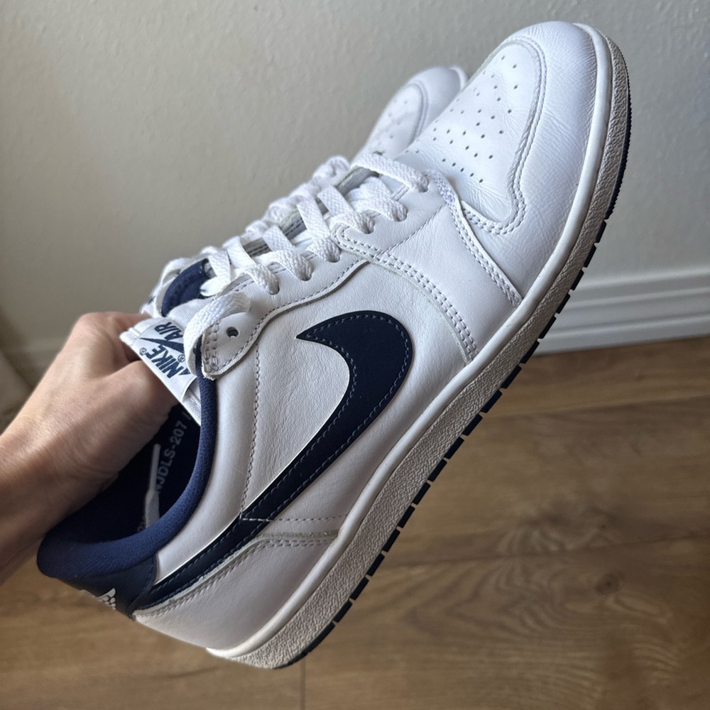 Nike Air Jordan White & Navy Low-Top Sneakers – Men’s 12.5 – Clean Soles
